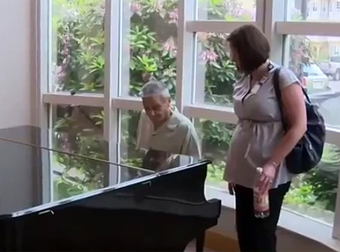 Quadruple Amputee Returns To Playing The Piano After Years Without It.