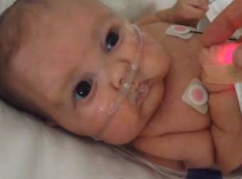 This Father Did Something Awesome for His Infant Son in the Hospital.