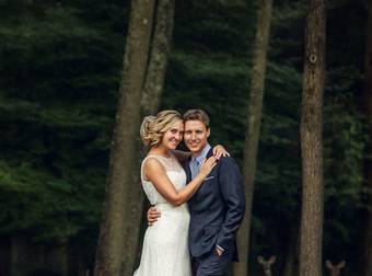 Adorable But Unexpected Guests Show Up In The Back Of One Wedding Photo.