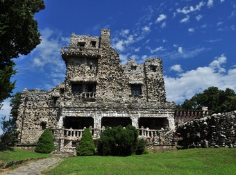 Did Anyone Else Know That We Have Real Medieval Castles In America? Like… RIGHT HERE.