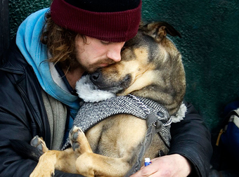 Dogs Don’t Judge Their Humans For Anything, Even Being Homeless. So Touching.