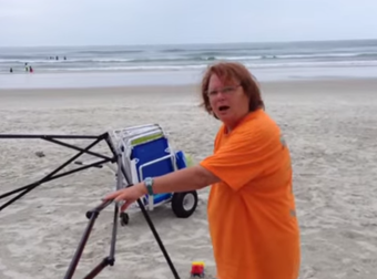Watch What Happens When This Man Confronts Two Beach Thieves Stealing His Stuff. Justice Is Served, LOL!