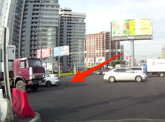 He Stopped During The Middle Of Rush Hour To Do… Wait, What? Amazing!