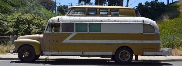 What This Guy Did With A Bus From 1948 Is Unbelievable. Look Inside – I WANT ONE!