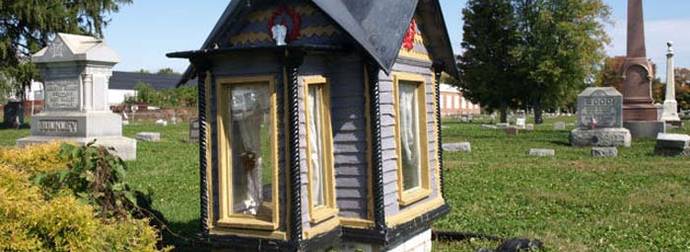 These 4 Dollhouse Graves Are As Beautiful As They Are Tragic.