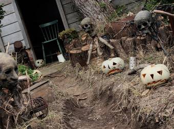 These Neighborhood Houses Are Doing Halloween Better Than You.