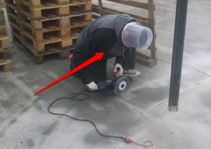 These 21 Working People Should NOT Be Working. OMG… They Are Doomed!