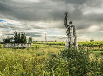These Old Russian Monuments Are So Creepy. What Were They Thinking?