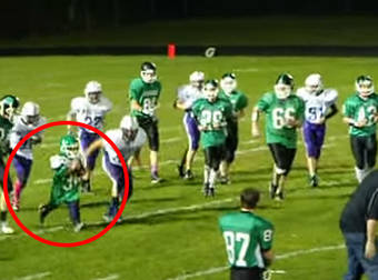 Boy With Down Syndrome Runs The Entire Field And Scores A Heartwarming Touchdown.