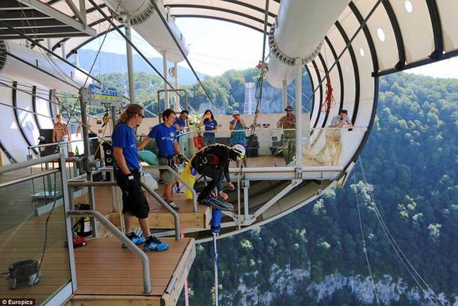 Here is the main observation deck. If you're feeling particularly brave, you can try bungee jumping from it.