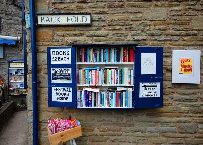 Described by President Clinton as the "Woodstock of the mind," Hay-on-Wye also hosts the "Hay Festival of Literature & Arts," bringing even more bibliophiles to town.