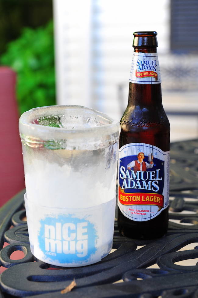 For the perfect ice-cold cup, fill the nICE Mug mold with water and put it in the freezer.