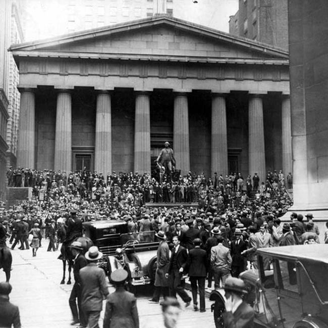 Starting October 24th, 1929, the U.S. stock market began to wildly fluctuate. This was the beginning of the collapse.