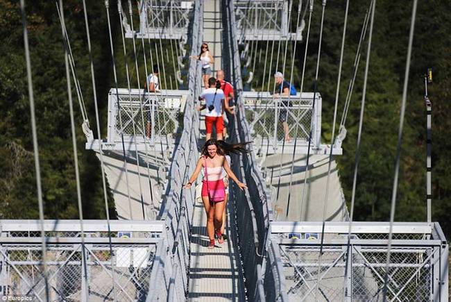 This bridge is definitely not for the faint of heart. Supposedly, it can support the weight of up 30,000 at any one time.