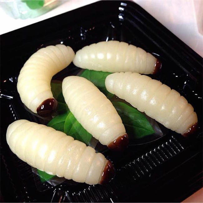 Scrumptiously life-like larvae.