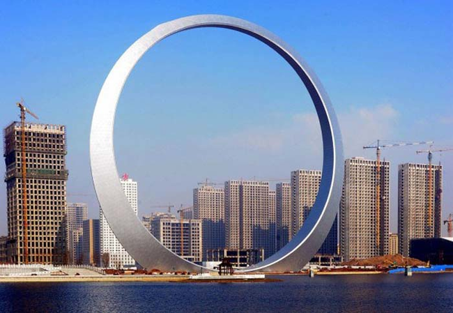 This "ring of life" cost hundreds of millions of yuan to build, and serves no actual purpose. The local government designated it a landmark.