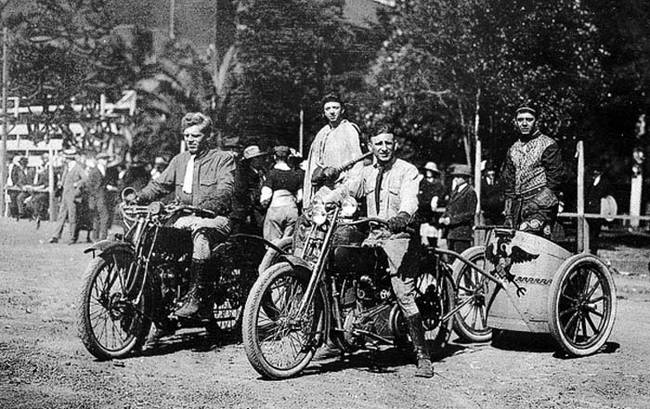 Some versions of the sport had riders on the motorcycles while the chariot rider "drove" them.