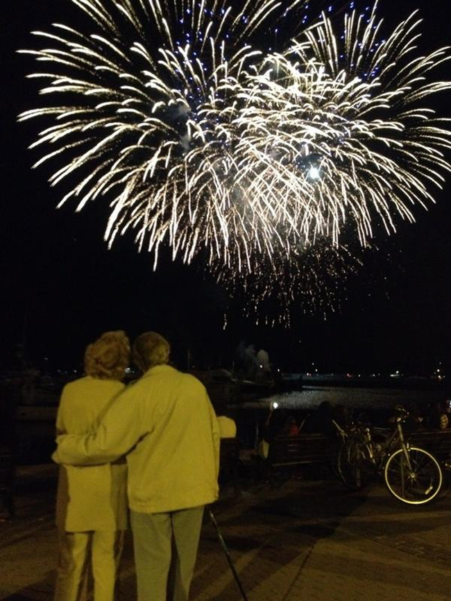 15.) This couple that still see fireworks when they're together.