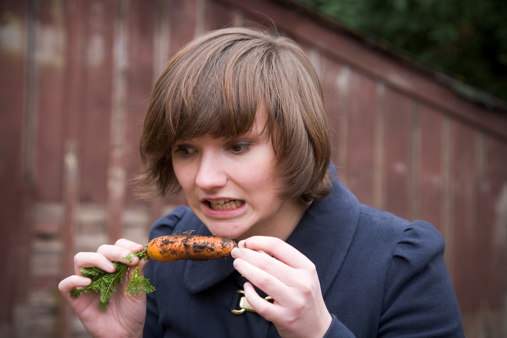 3. Chomping down on carrots like Bugs Bunny won't make your eyes any stronger.