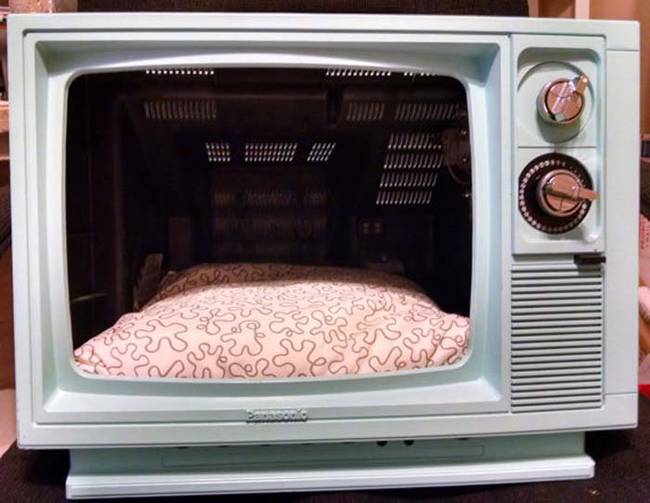 Apply the same concept to a 1960's television for a vintage vibe.