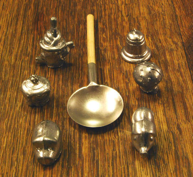 For Bleigiessen, many families purchase a Silvesterblei package. This comes with a spoon and figurines of lead meant to be melted.