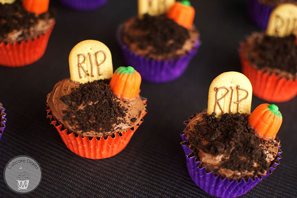 18.) Graveyard Cupcakes