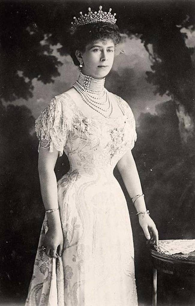 2.) Mary, Queen of England in 1914.