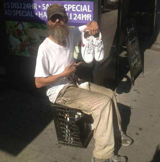 Andre saw a nearby homeless man without any shoes and was moved to give his own shoes to him.