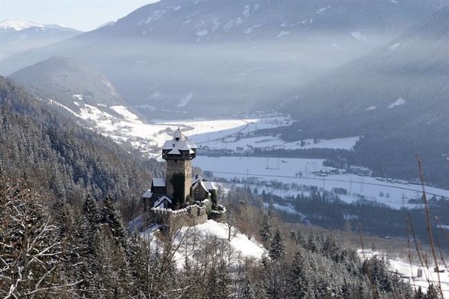 20.) Falkenstein Castle, Austria. Falkenstein sits on the southern slope of the Hohe Tauern mountain range. This is by far my favorite.