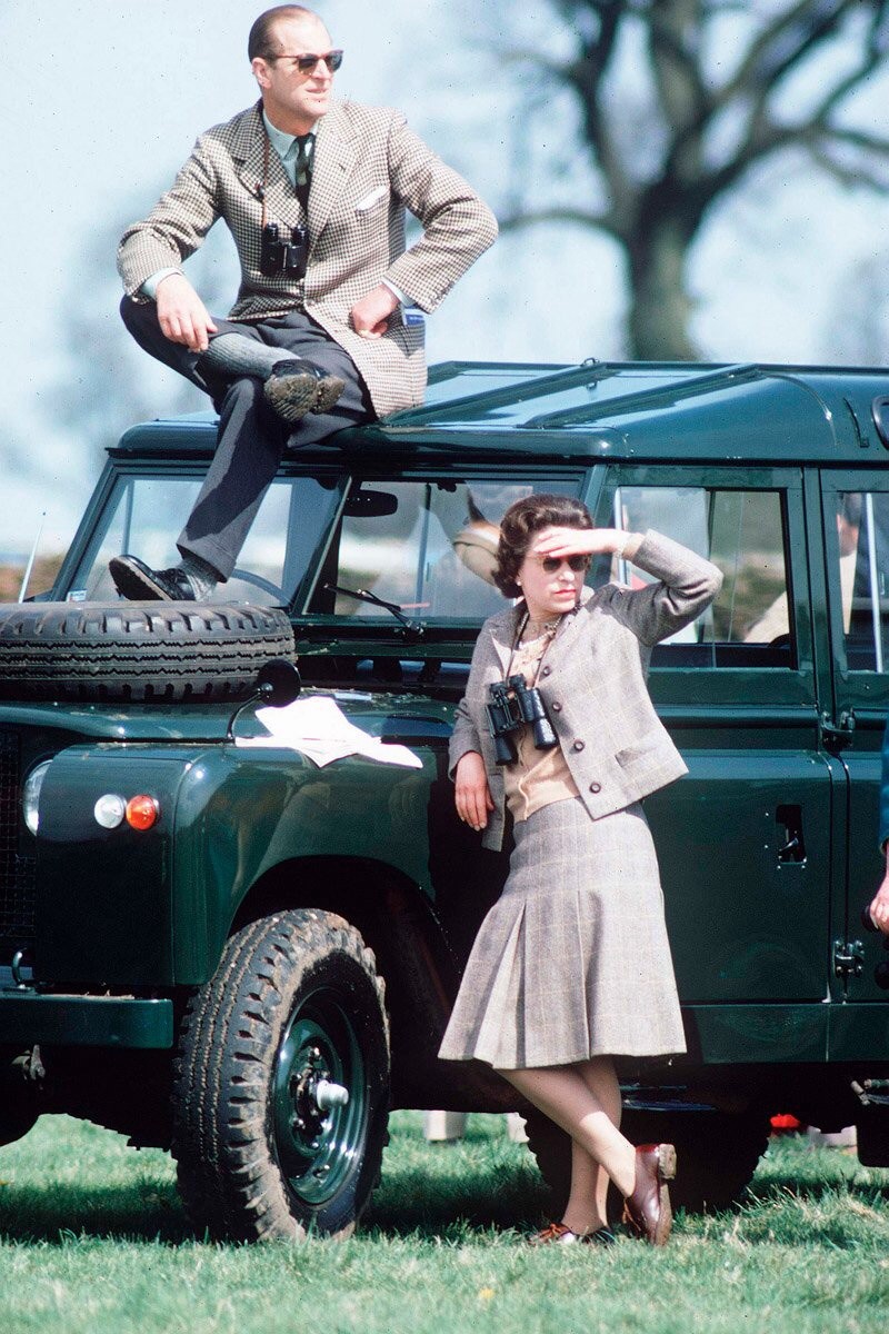 Queen Elizabeth and Prince Phillip at the horse races (1968).