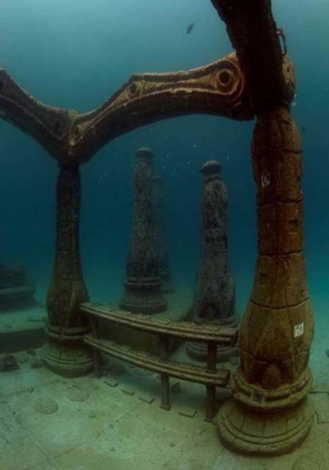 Talk about an epic looking place to spend eternity. I wonder how the rest of the reef will look when it finishes construction.