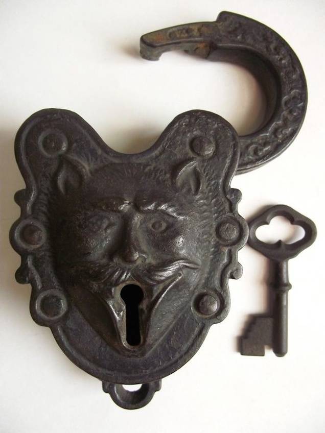 Werewolf padlock.