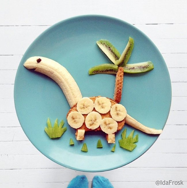 "Sandwich-o-saurus" - (bread, peanut butter, banana, kiwi)