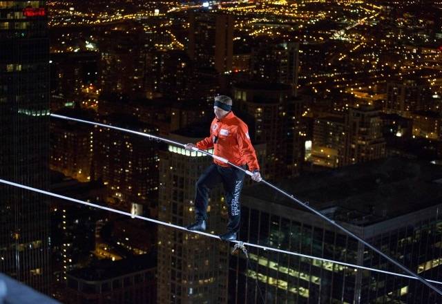 Wallenda on the first walk, with an inclined wire.