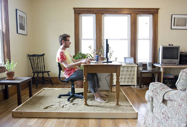 A sand box for your desk