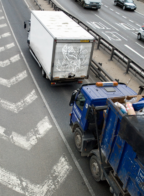 The driver of the blue truck must have been so jealous.