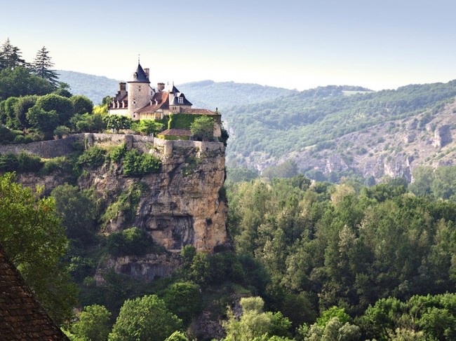 7.) Lacave, France. During the Hundred Years' War this castle was never breached despite frequent sieges.