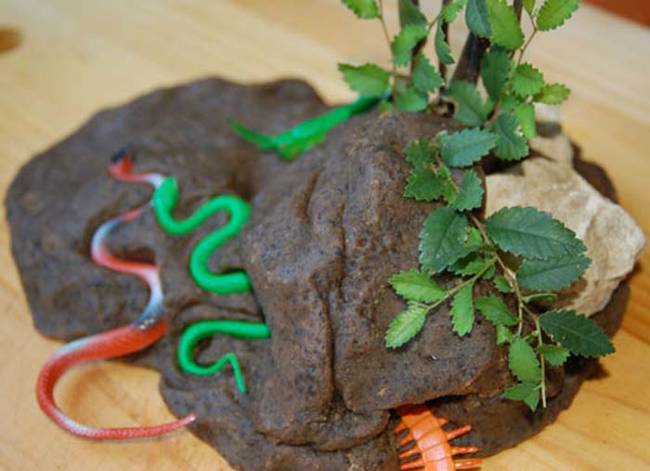 Make <a href="https://kidsactivitiesblog.com/5906/mud-like-coffee-playdough" target="_blank">non-toxic play-doh using coffee grounds.