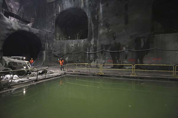 5.) This cavernous labyrinth exists 16 stories below the streets of Manhattan.