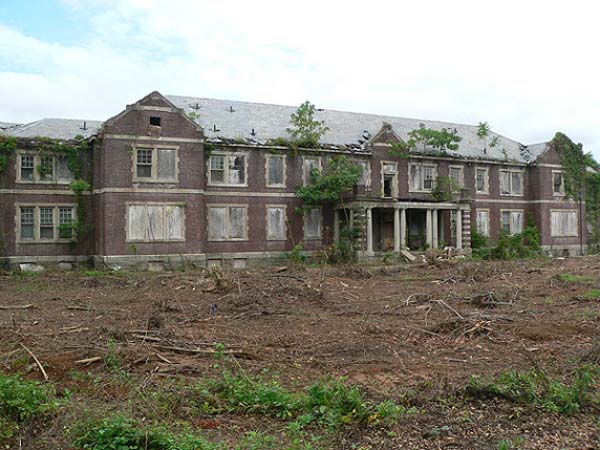 6.) Byberry Mental Asylum: Patient maltreatment was rampant at the Philadelphia State Hospital at Byberry. The hospital was founded in 1907 and it exceeded its patient limit quickly, maxing out at over 7,000 in 1960. Due to the atrocious conditions and the sub-human treatment of its patients, the hospital was closed and abandoned in 1990. It was demolished in 2006, but the site is still haunted by all of the terrible things that have been done there.