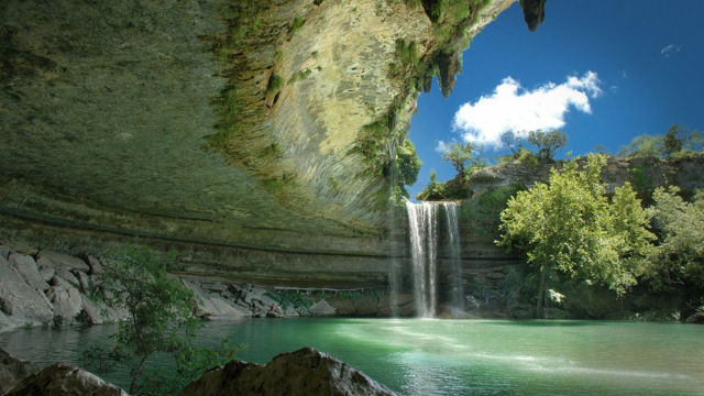 15. <a href="https://parks.traviscountytx.gov/find-a-park/hamilton-pool" target="_blank">Hamilton Pool, Austin, Texas</a>