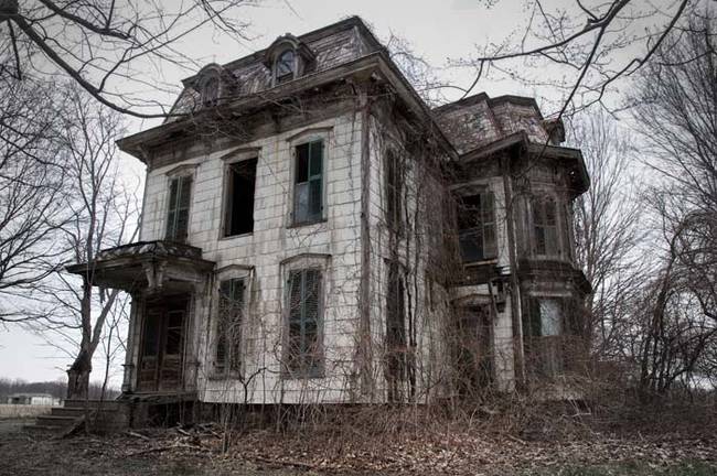 The Milan Family Mansion (Ohio) - This was long suspected to be haunted. The owner was a practicing witch known by locals as the Milan Witch, and is said to be buried underneath the front porch.