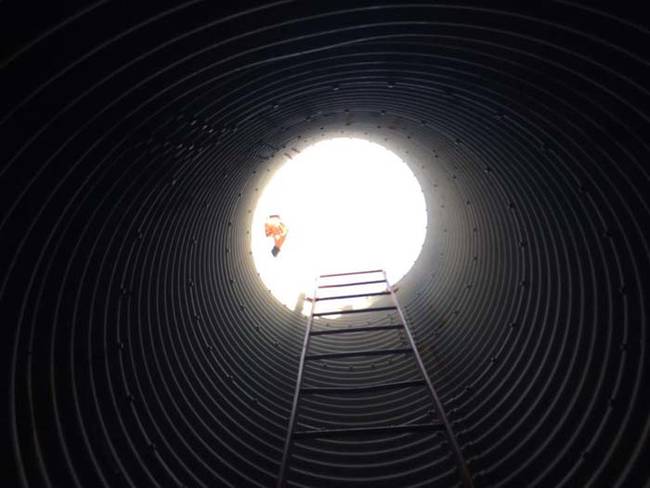 Then they came across this hatch. It was about 50 feet to the surface. So they decided to make their escape.