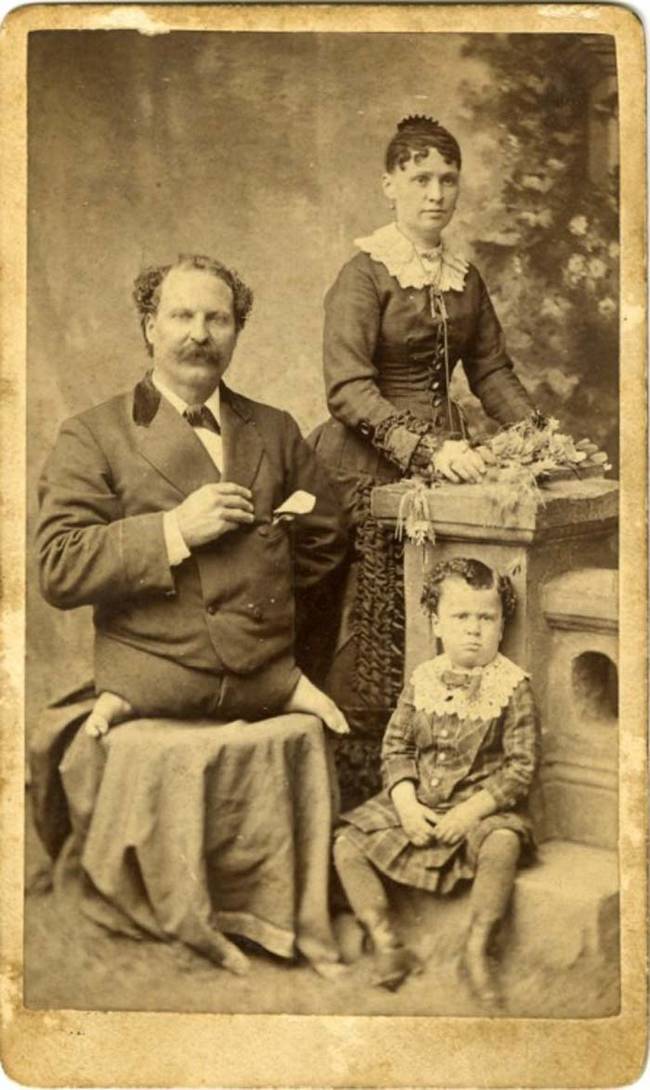 The Legless Acrobat with his family.