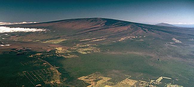 10.) Did you know Hawaii's Mauna Loa is the tallest mountain in the world, not Mount Everest?