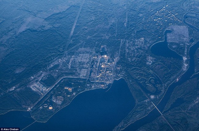 Aerial photograph from 2013. See how the forest is closing in on the city?