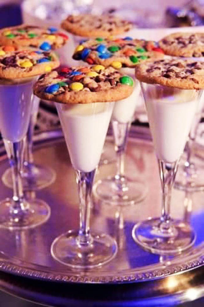 14.) For kids or kids-at-heart, go for <a href="https://freesamples.us/kids-treats-new-years-eve/" target="_blank">cookies and milk</a>, served in a champagne flute.