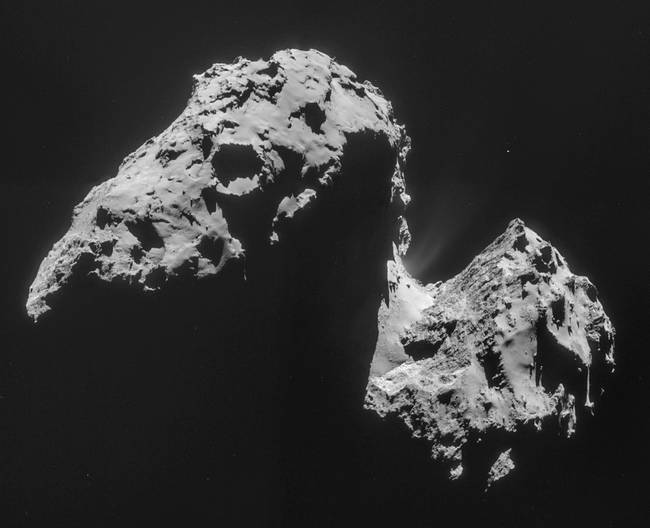 The comet as seen from the <i>Rosetta</i>'s NAVCAM. This is taken from about 40km away. The comet is roughly the height of Mt. Fuji on Earth.