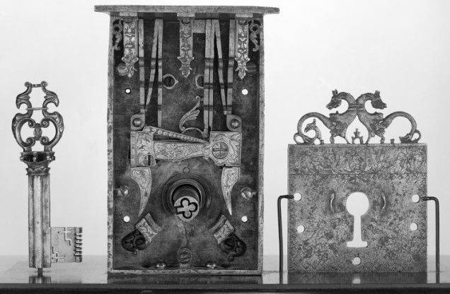 Lock with ornamental grotesques and scrolls, by N. Du Feyis, France, 1630.