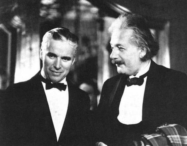 Charlie Chaplin met Albert Einstein.